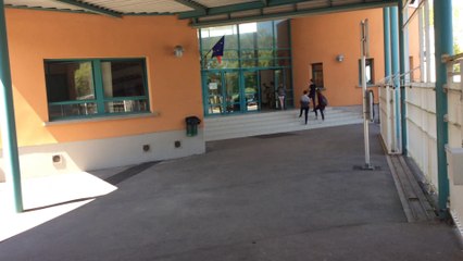 Les élèves du Conseil de Vie Collégienne présentent le collège Fernand Léger de Vierzon.