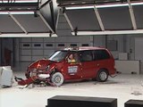 2002 Kia Sedona moderate overlap IIHS crash test