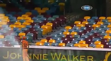 Matthew Hayden bowling the last over for Australia Fans XI vs ACA All Stars - HD Entertainment