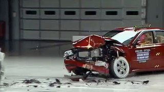 2006 Kia Optima moderate overlap IIHS crash test