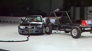 2007 Audi A4 Cabriolet side IIHS crash test