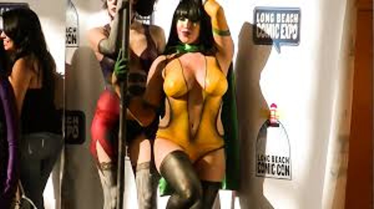 Phantom Lady Harley Quinn BODY PAINTING COSPLAY