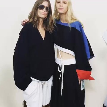 Luna Bijl and Jessie Bloemendaal backstage at Chloé @mxlunaa @chloe #PFW #Chloe #chloegirls