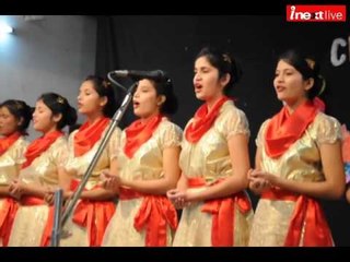 Girls present mesmerizing Christmas carols in Hindi