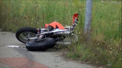 Il casse le moteur de sa moto en faisant des roues levé !