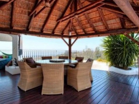 Insolite – Immobilier : Seriez-vous prêt à l’acheter ? Est-ce votre maison idéale : Bord de mer – Décor incroyable