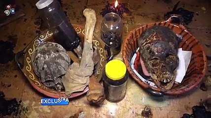 Con este ritual esta mujer asegura que aun sigue vivo