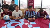 Trabzonsporlu Futbolculardan İmza Günü