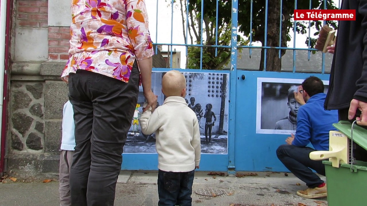 Saint-Brieuc. Collages photo. Swan récidive à Robien