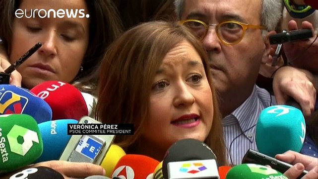 Cisma en el PSOE tras la dimisión de 17 de los 35 miembros de su Ejecutiva