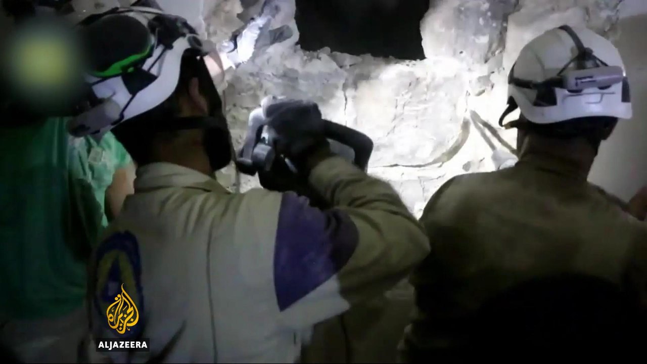 Aleppo onslaught: Volunteer rescuers struggle to save the injured