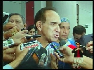 Carrasco pide a La Unidad retirar su candidatura y la de Cynthia Viteri