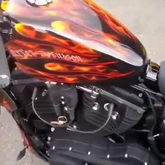 La peinture de cette moto change en fonction de la température !