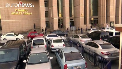 Turkey raids courthouses and jails in post-coup purge