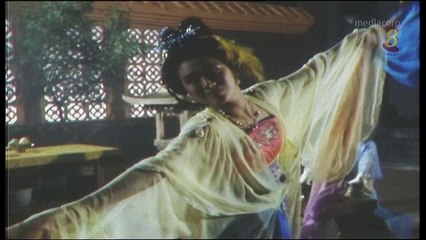 1986 -  "The Sword & the Song" Ep. 37 - 《绝代双雄》第37集 – 《回首尘缘》 – Performed by Xiao Li Zhu - 由萧丽珠演唱.mp4