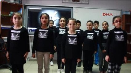 Çorlu Gönüllü Olarak Öğrencilerine İşaret Dilini Öğretti