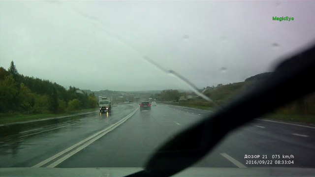 Фура улетела в кювет, мокрый асфальт, дождь . Кстовский район