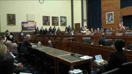 Consejero delegado de Wells Fargo renuncia a 41 millones por cuentas falsas