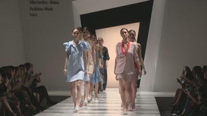 El diseñador Vielma inunda con su "océano" la pasarela del Fashion Week Chile