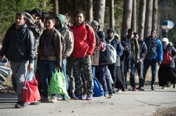 Sığınmacı Almak İsteyen Belediye Başkanını Odunla Dövdüler