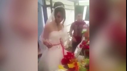 Matrimonio exprés: ¡Duró lo mismo que la tarta y se pelearon!
