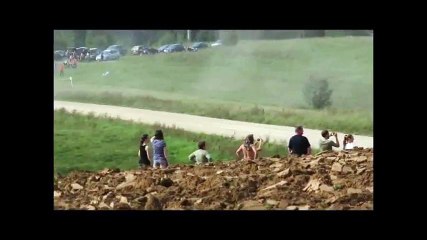 Des tonneaux impressionnant pendant une course de rallye !