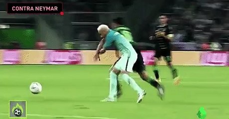 Neymar Jr. terrible simulation in UEFA Champions League match
