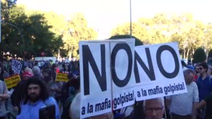 Ispanya'da Azınlık Hükümeti "Protestolarla" Güvenoyu Aldı