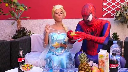 Frozen Elsa VS Spiderman in real life - Elsa Makes Ice cream - Fun Superhero Movie