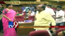 Chaos at Nellore Corporation Council meet - TV9