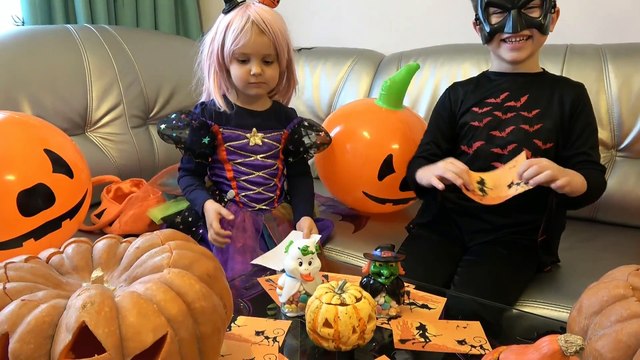 ЧЕЛЛЕНДЖ Хэллоуин найти Конфеты или Монстры в больнице В пожарной части или в Оперном театре