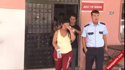 Adana'da 3 kadın kavgayı ayırmaya gelen polislere saldırdı!