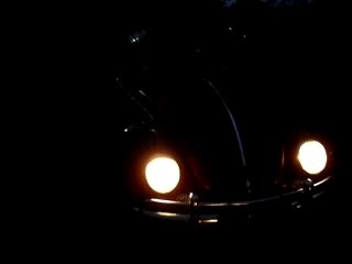 VW cox 1961 dans la nuit