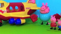 Peppa Pig new New Toys English Episodes - Peppa Pig Swimming on Holiday at the Beach! HD Video!