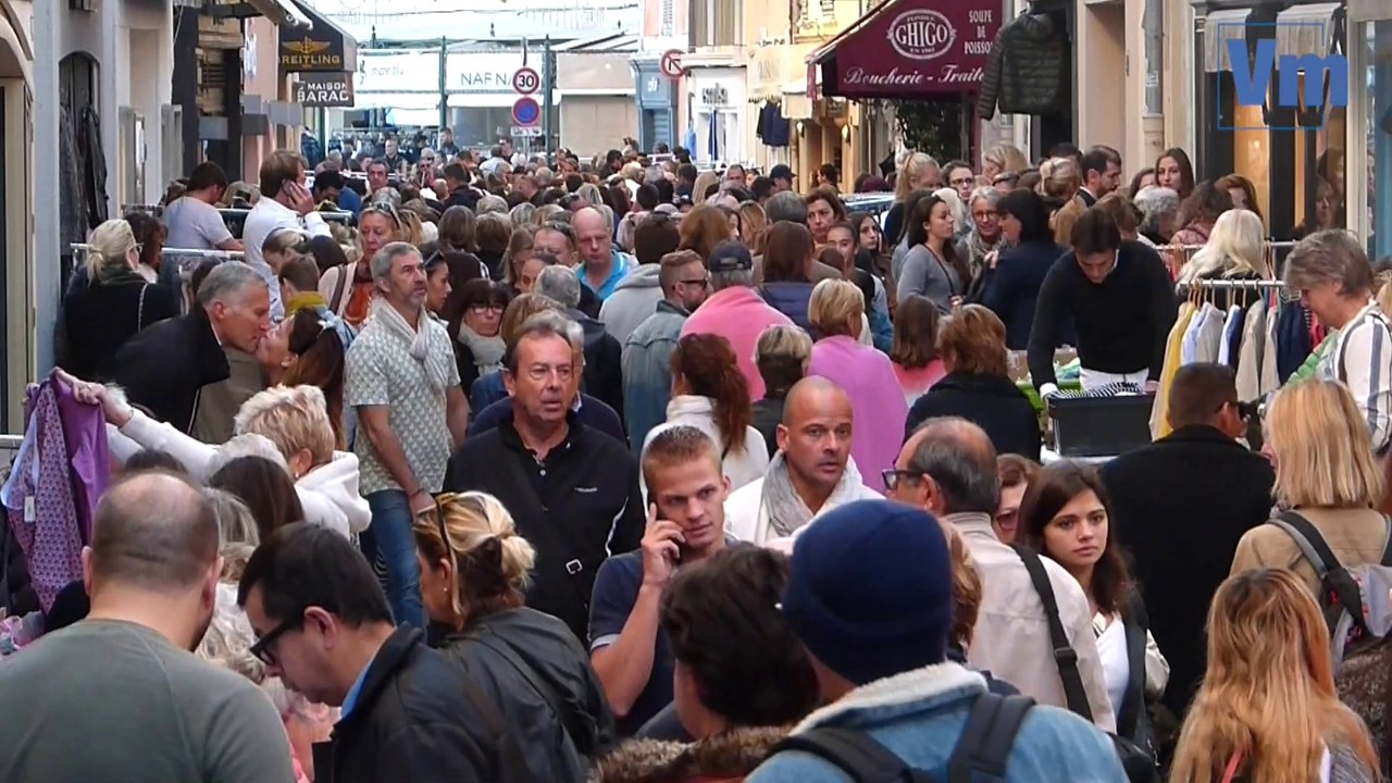La braderie de Saint-Tropez débute en fanfare