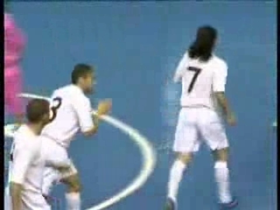 retourné acrobatique en salle ""foot""