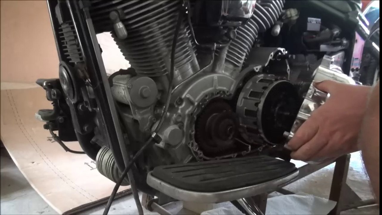 Kupplungsabdeckung bei der XV 1600 Yamaha Wildstar entfernen