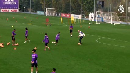 Real Madrid Training Session - Amazing save Kiko Casilla