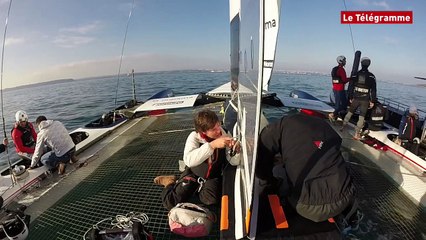 Voile. Coupe de l'America. Vol à plus de 30 nœuds en rade de Brest...