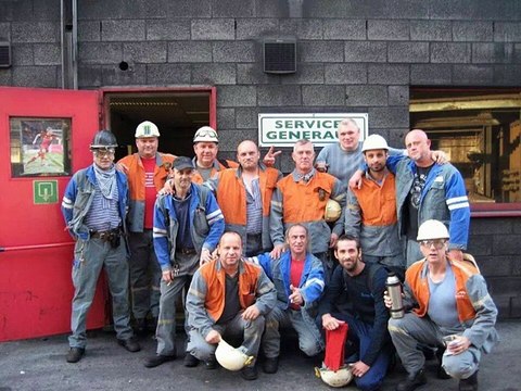 Comment tuer une région en quelques mois.... j'y ai travaillé comme étudiant pour GECCO au nettoyage des fours dans les années 80.... mes meilleurs souvenirs de job d'étudiant :'( Mais MITTAL et le PS ont détruit l'outil, HONTE à ses politicards....