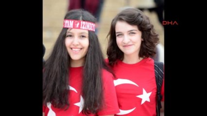 Ankaralılar Anıtkabir'e Akın Etti, Yoğun Güvenlik Önlemi Alındı