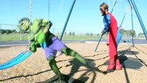 Superman vs The Incredible Hulk - Real Life Superhero Battle! Death Match