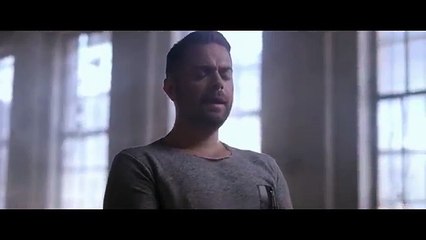 Ηλίας Βρεττός - Και Κάτι Ακόμη  Official Video Clip