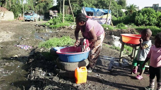 A Addis Abeba, les banlieues HLM remplacent les taudis