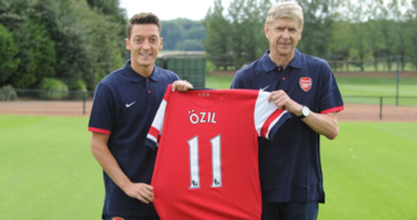 Arsene Wenger, Mesut Özil'in 30 Kişilik Ballon d'Or Listesinde Olduğunu Sanıyor