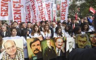 Kılıçdaroğlu, Ankara Garı Önüne Karanfil Bıraktı