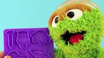 Sesame Street Play Doh Oscar The Grouch Feeds Trash Play-Doh to Cookie Monster