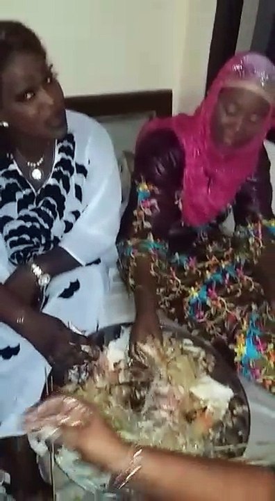 Ngoné Ndiaye Guewel en toute complicité avec ses fans...Regardez!!