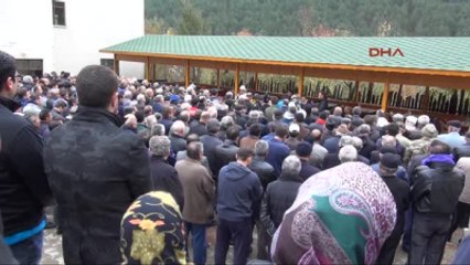 Karabük Intihar Eden THY Kabin Memuru Karabük'te Toprağa Verildi