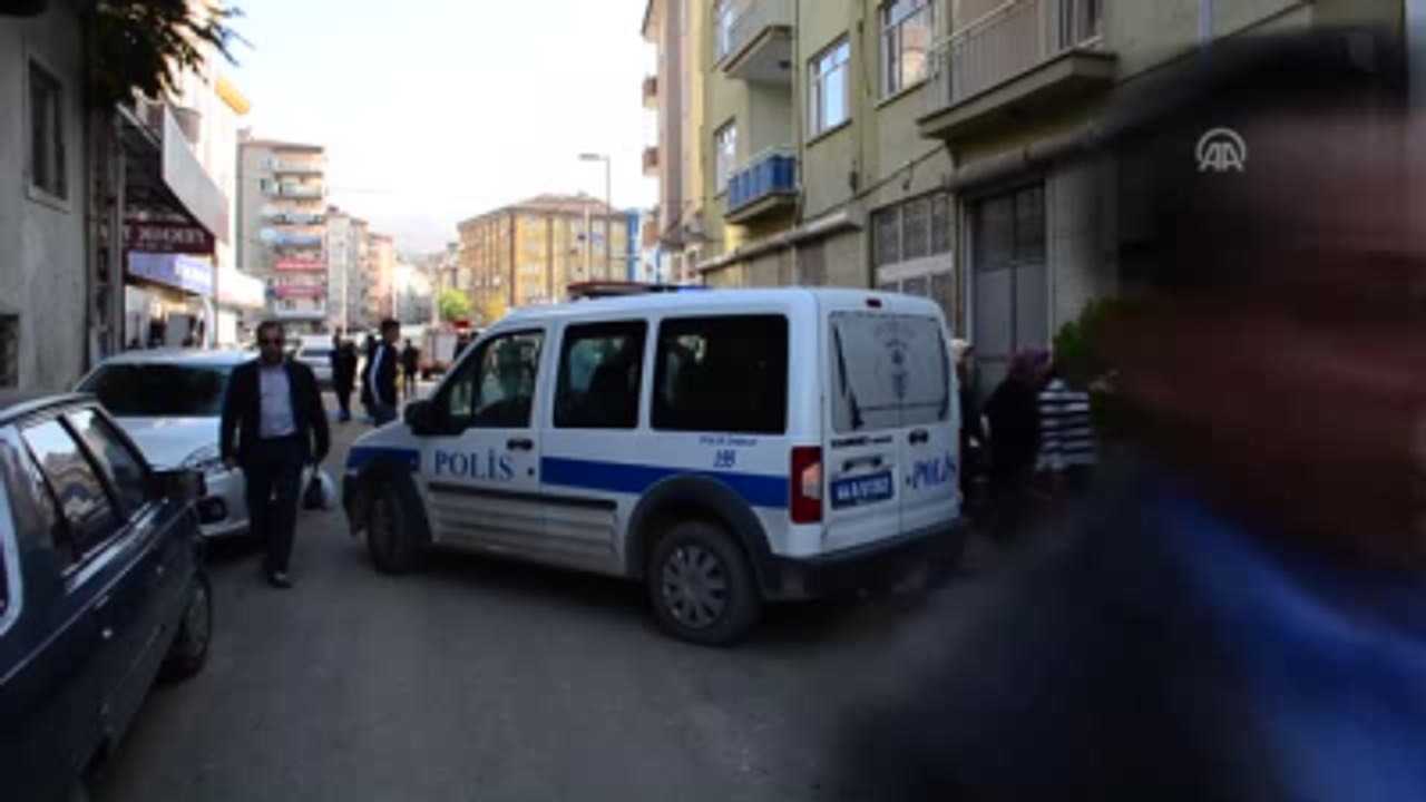 Malatya'da Temel Kazısı Sırasında Çatlak Oluşan Bir Bina Boşaltıldı